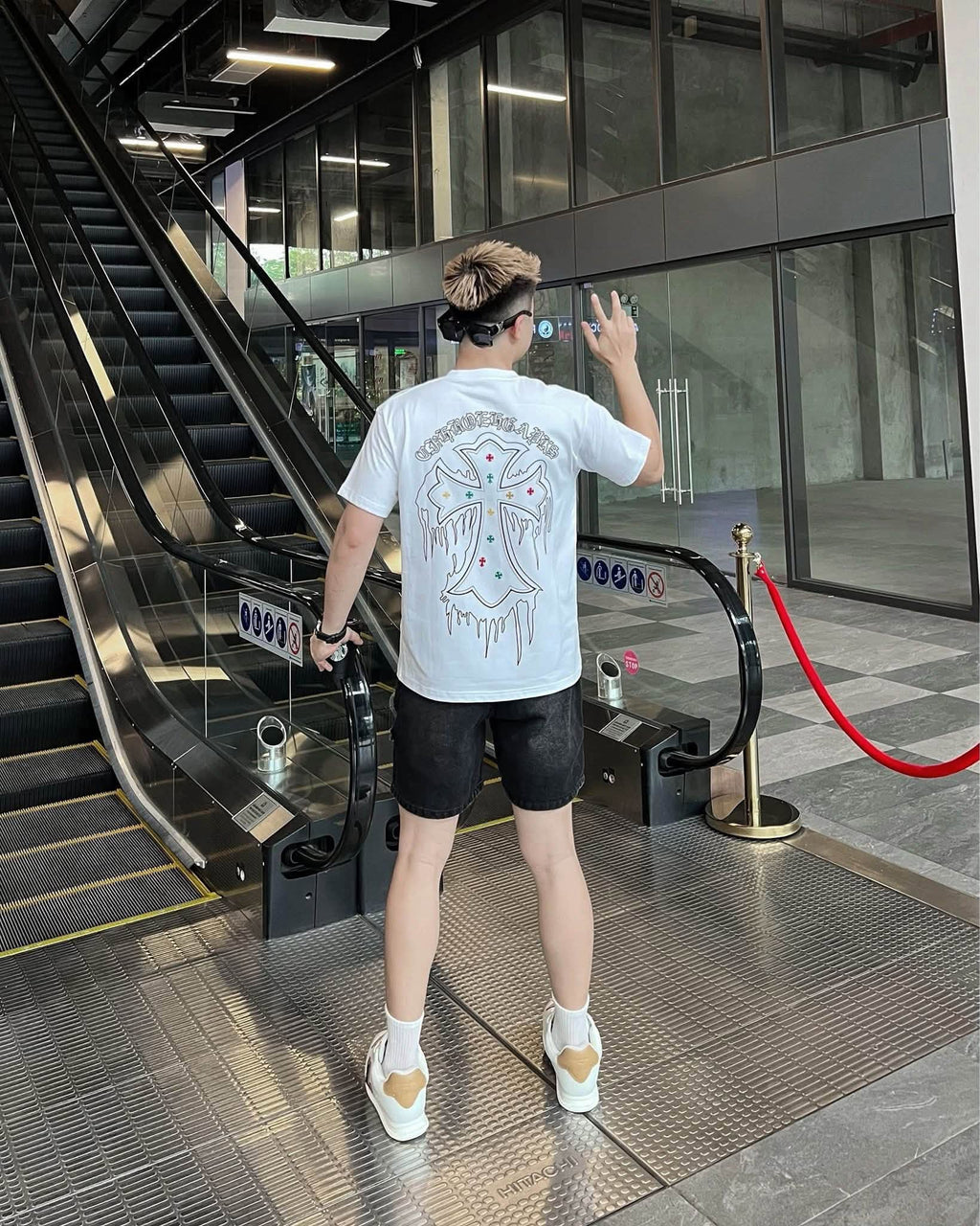 เสื้อยืด 001